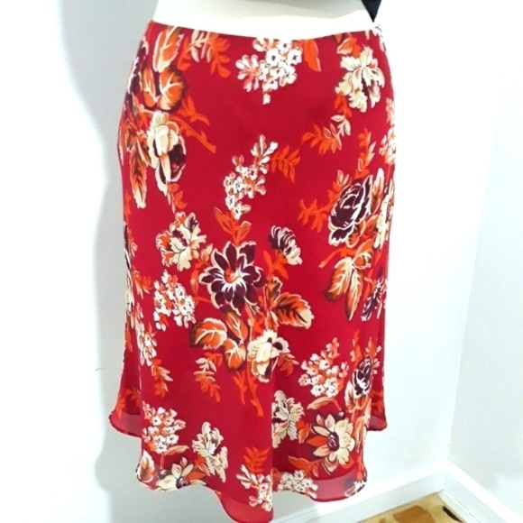 Ann Taylor Lining Red Floral Print Skirt Size 4 - Picture 2 of 9